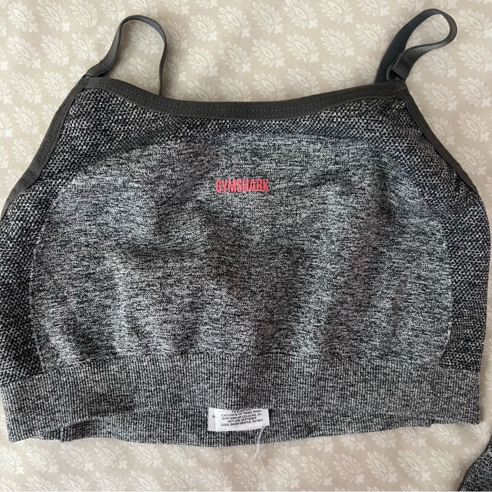 Gymshark set - Picture 2 of 3